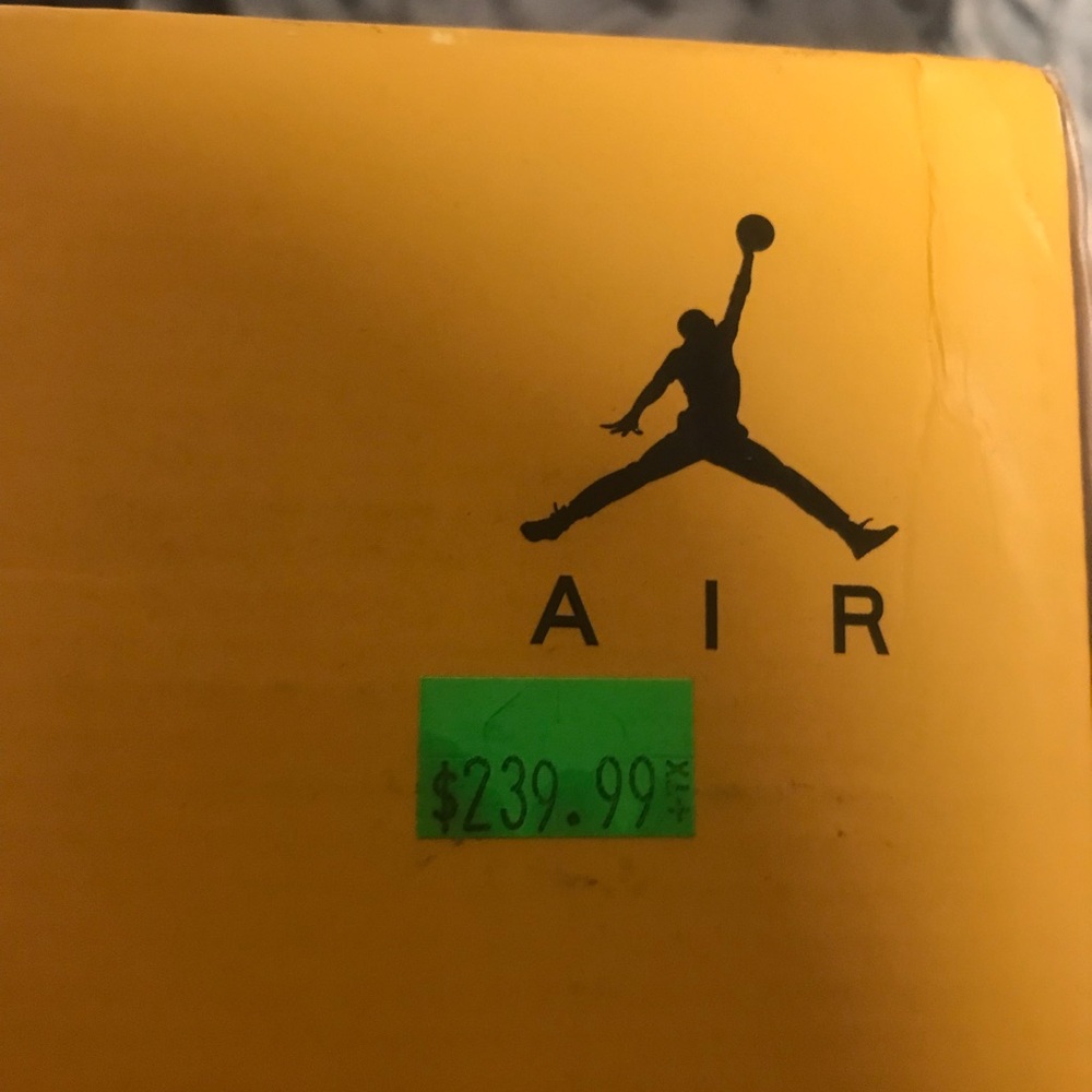 Air Jordan Shoe Box retro 4s sueded like brand new